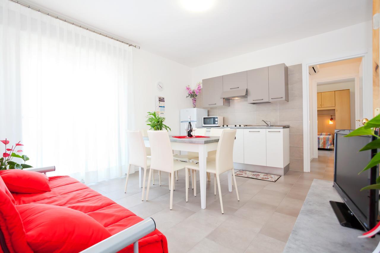 Hotel Augusta Caorle Bagian luar foto