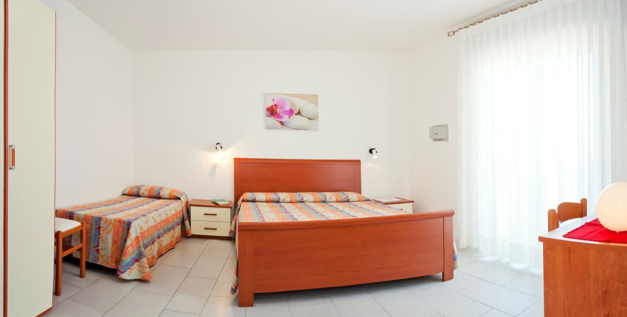 Hotel Augusta Caorle Bagian luar foto