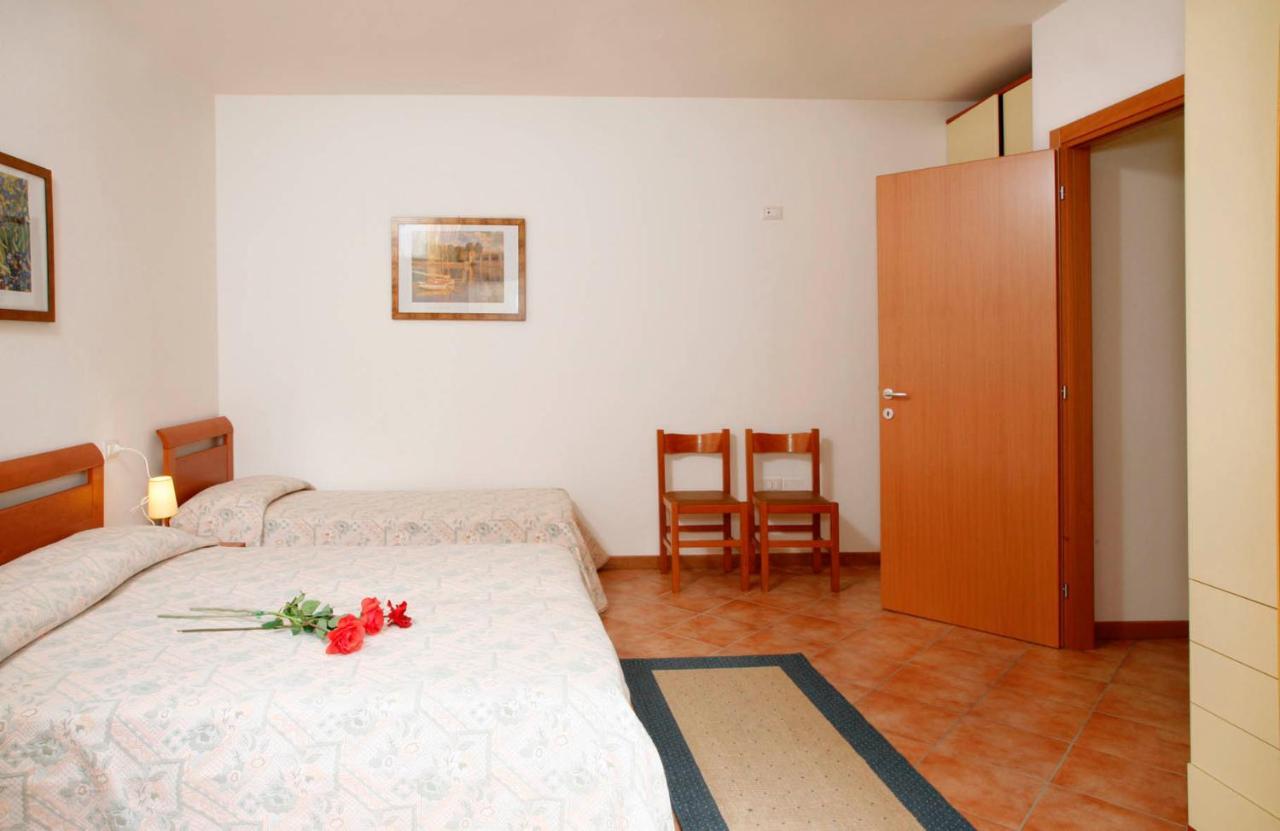 Hotel Augusta Caorle Bagian luar foto