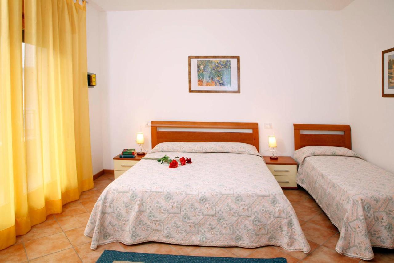 Hotel Augusta Caorle Bagian luar foto