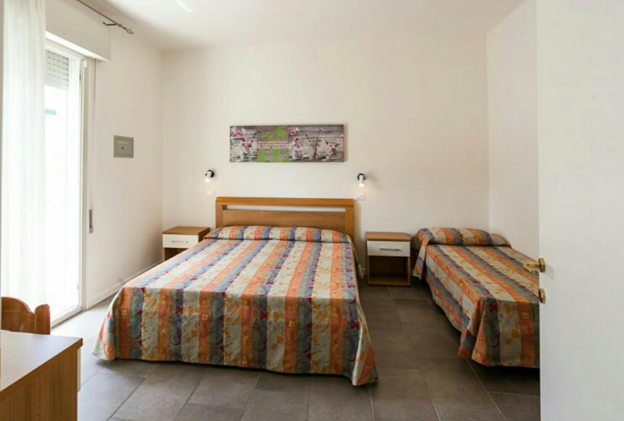 Hotel Augusta Caorle Bagian luar foto
